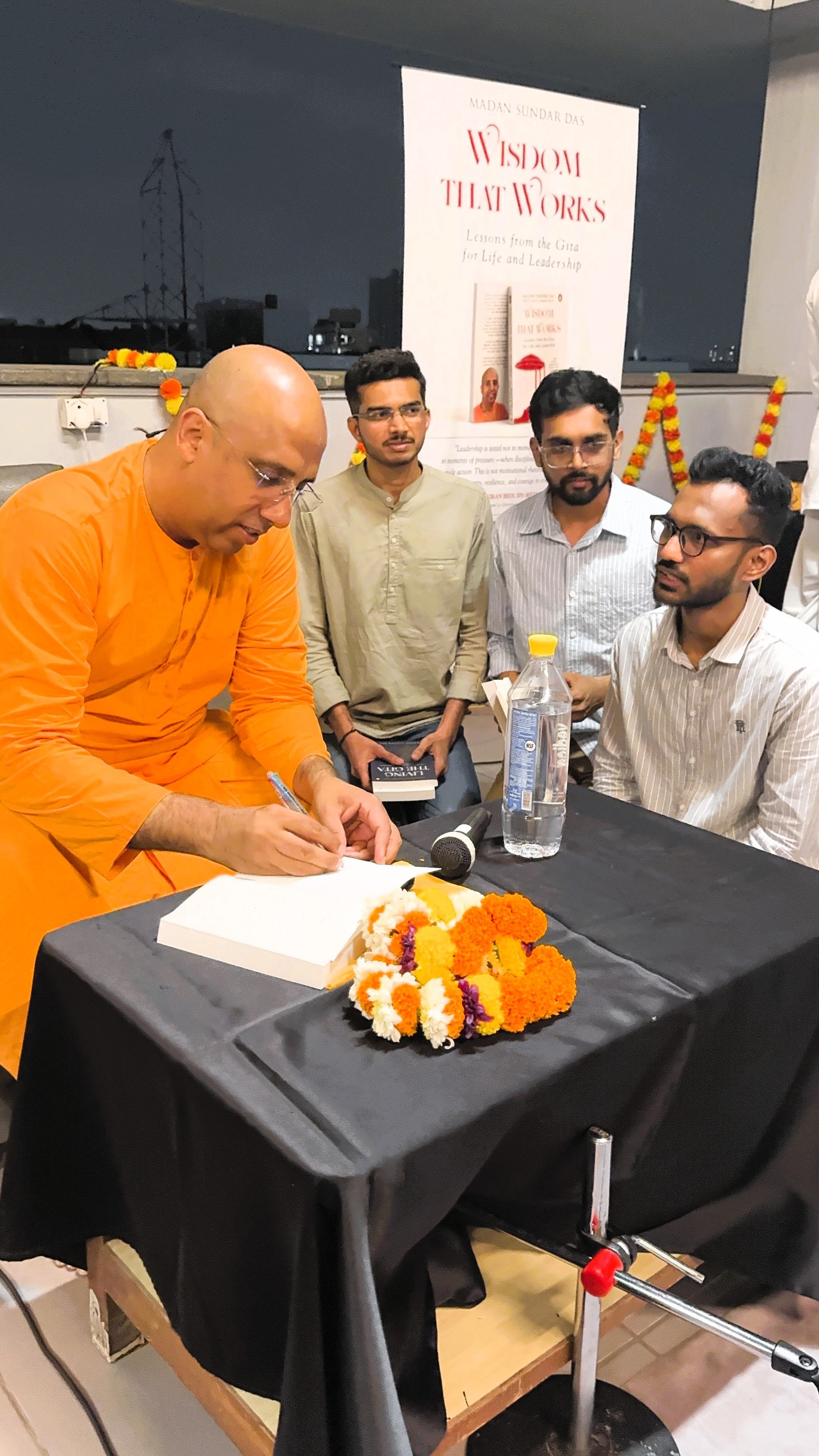 Signing with readers